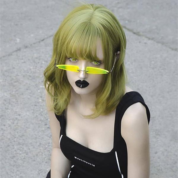 Review from Fluorescent green short wig DB4219