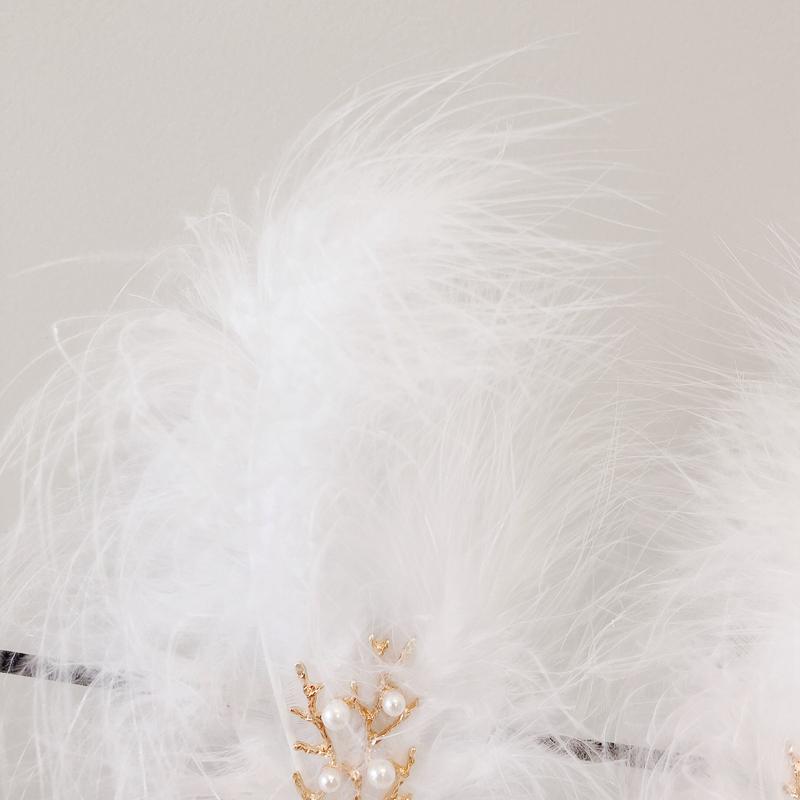 White Pearl Feather Hair Clip (two pcs)  DB5585