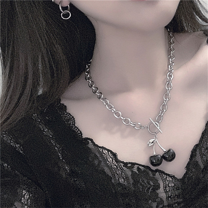 Black cherry pendant necklace DB5724